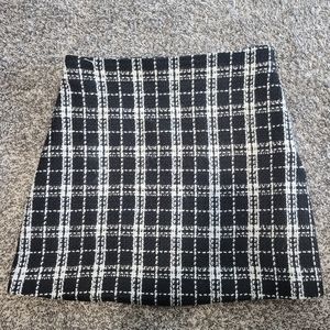 Size M Pink Lily Knit High-Rise Skirt